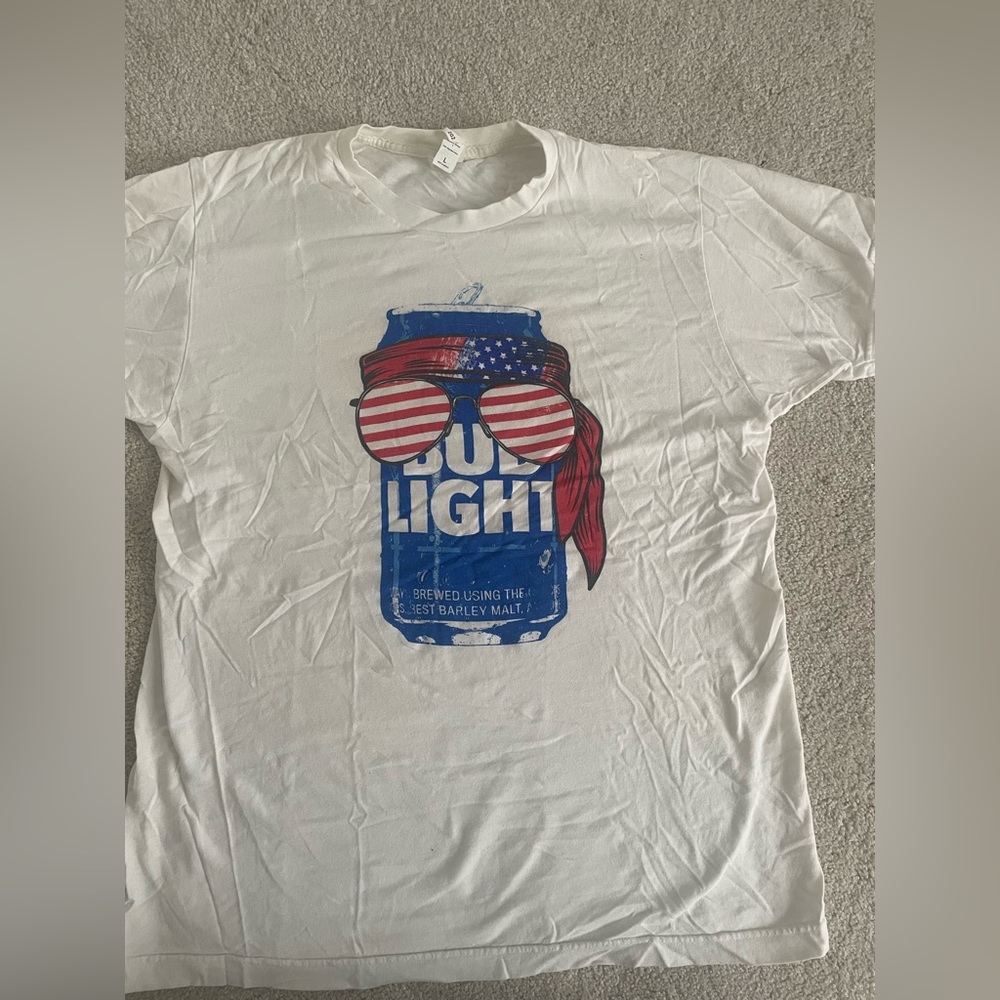 White Bud Light America t-shirt size large